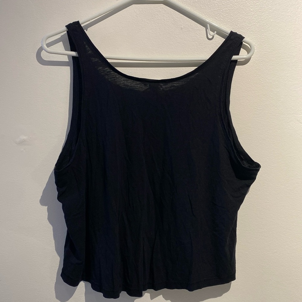 Black Sleeveless Women's Top - Picture 2 of 4